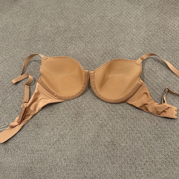 Skims Weightless Demi Bra - Picture 3 of 3